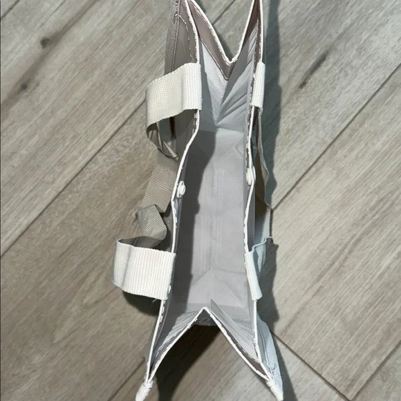 Lululemon Beige Tote Bag with Logo - Picture 4 of 4